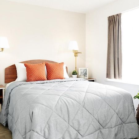 Intown Suites Extended Stay Newport News Va - South Exterior foto