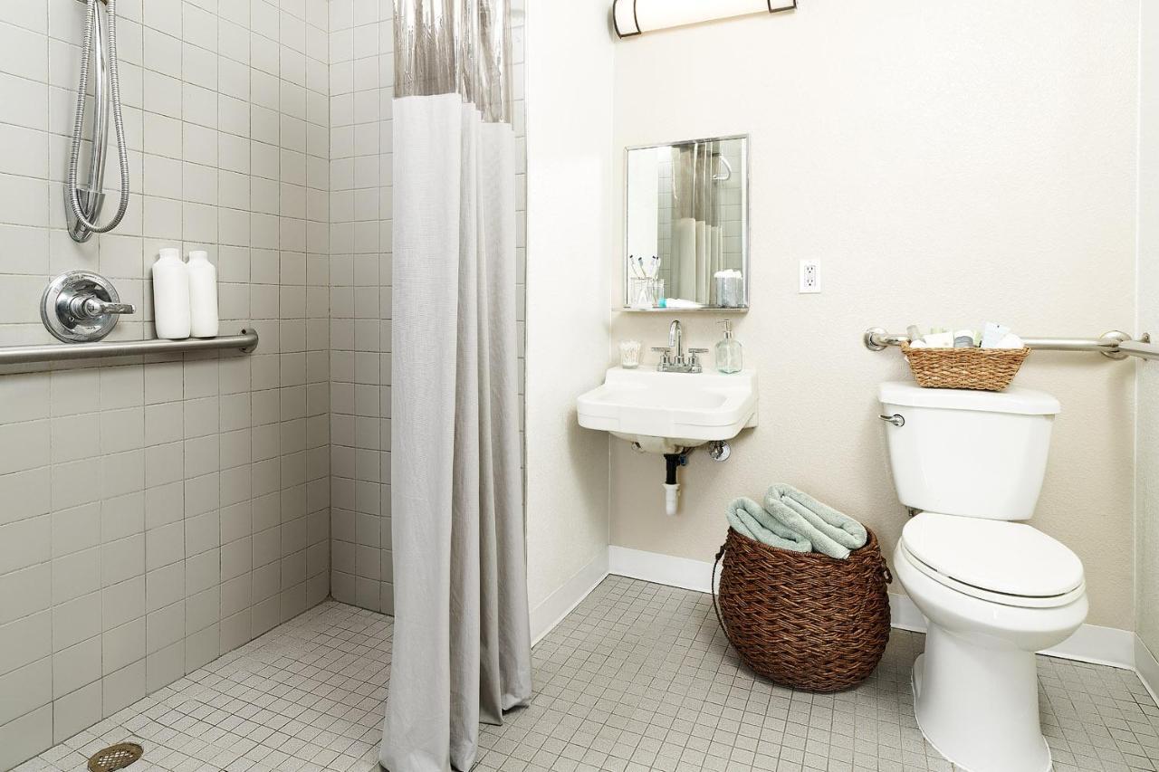 Intown Suites Extended Stay Newport News Va - South Exterior foto
